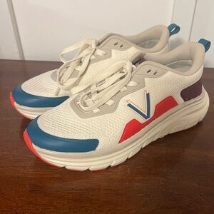 Vionic walk max Cream and Blue Athletic Sneakers size 7.5